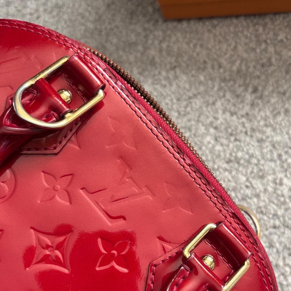 Louis Vuitton Alma BB Vernis Red - Picture 5 of 9